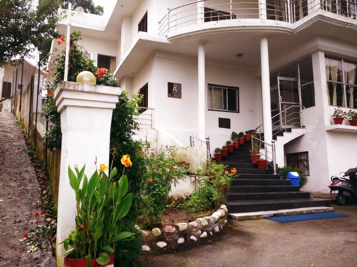 Hotel Hill Palace Каусани Екстериор снимка